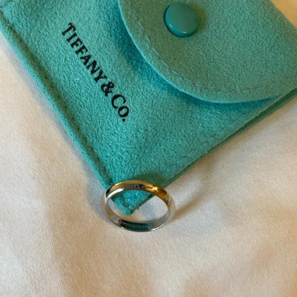 Tiffany&Co. Platinum Tiffany Wedding Band - Picture 5 of 11